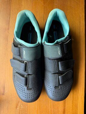 Shimano Indoor Cycling Shoes Size 39 Dark & Light Blue Gently Used Spin Bike Sho